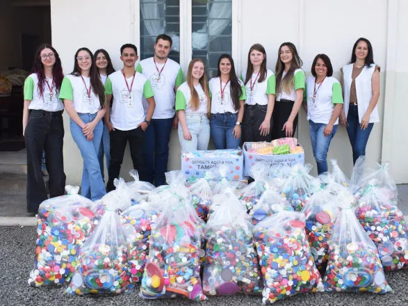 Jovens aprendizes da CooperAliança realizam ação social em apoio ao SOS Guarapuava Airton Haenisch