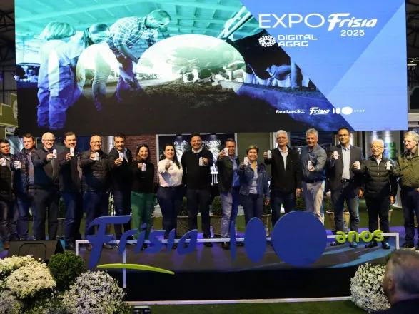 Abertura da ExpoFrísia destaca a tradição e a inovação promovidas pela Cooperativa Frísia nos últimos 100 anos