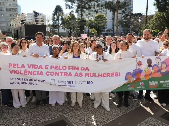 Sistema Ocepar e cooperativas participam da caminhada contra feminicídio 