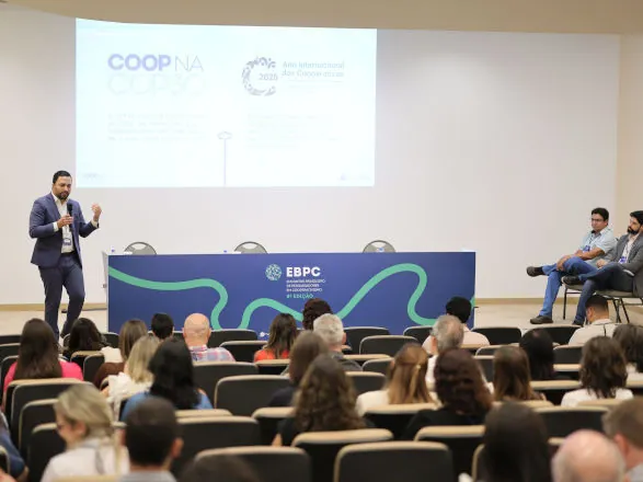 8º EBPC encerra programação com debate sobre futuro do coop