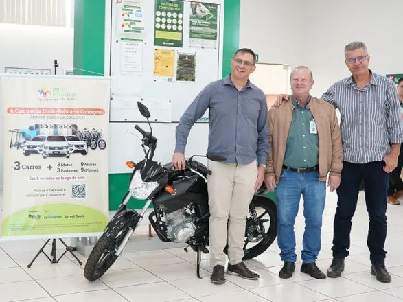 Dexis Instituto e Instituto Cocamar entregam moto a ganhador da Campanha União Solidária