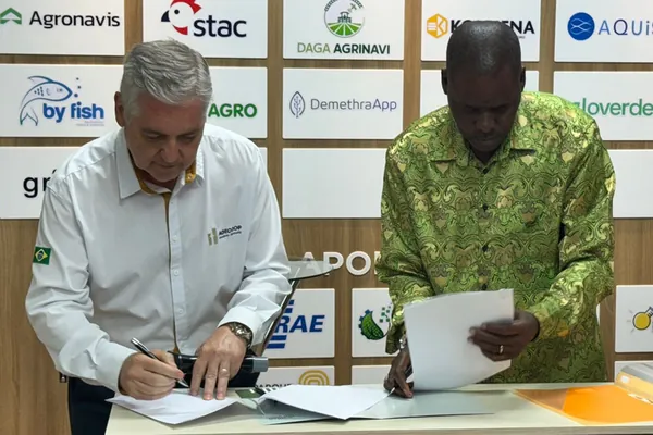 Província de Maputo e Agecoop assinam acordo estratégico no Show Rural Coopavel