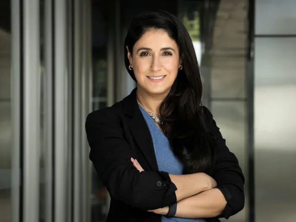 Sicredi impulsiona empreendedorismo feminino com crédito e iniciativas voltadas à educação