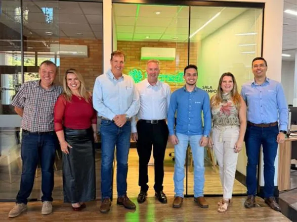 Sicredi e Castrolanda ampliam intercooperação com atendimento integrado ao produtor