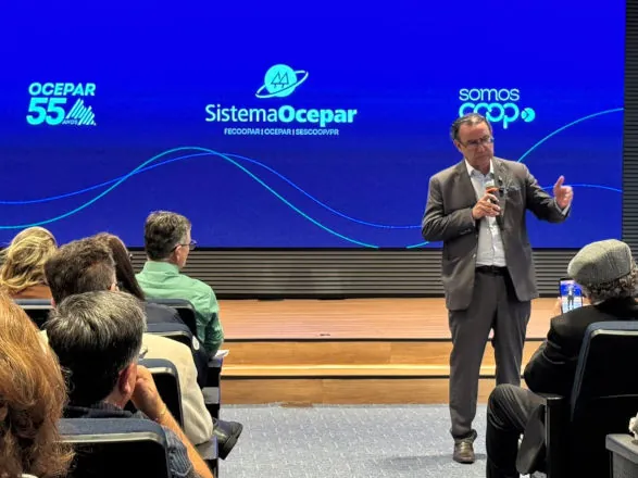 Psiquiatra e escritor Augusto Cury realiza palestra no Sistema Ocepar